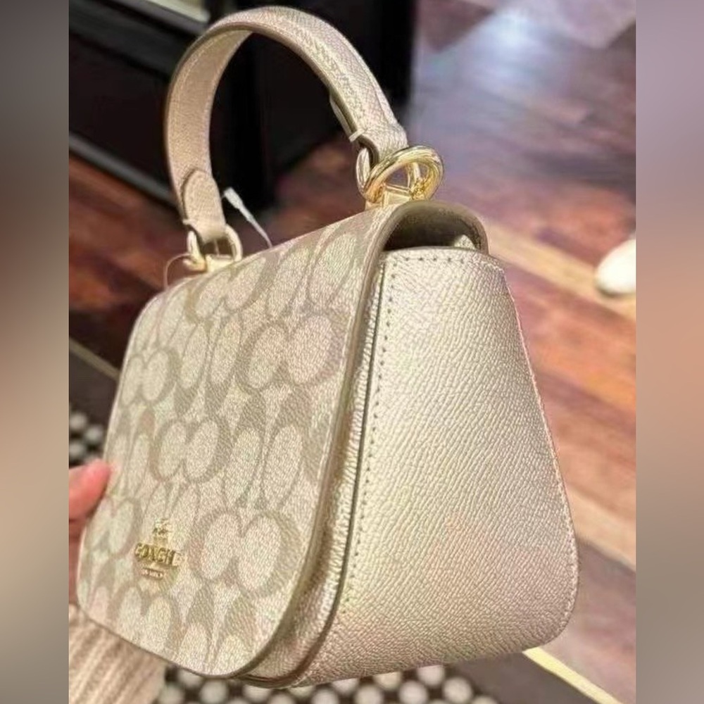 💛New Coach Gold Crossbody Bag with Shimmery Finish💛 - Picture 6 of 9